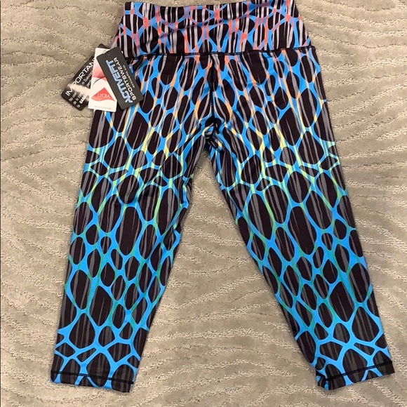 NWT activefit sportswear Capri size small - Picture 2 of 6
